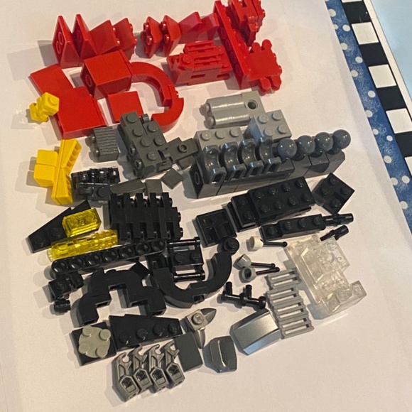 LEGO 3 in 1 Creator Rescue Robot Dog 5764 Bricks & Instruction Manuals - Picture 10 of 13